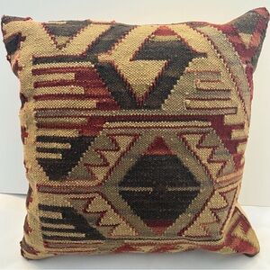 Potterybarn Kilim 18 X 18 pillow cover & insert. Hand made